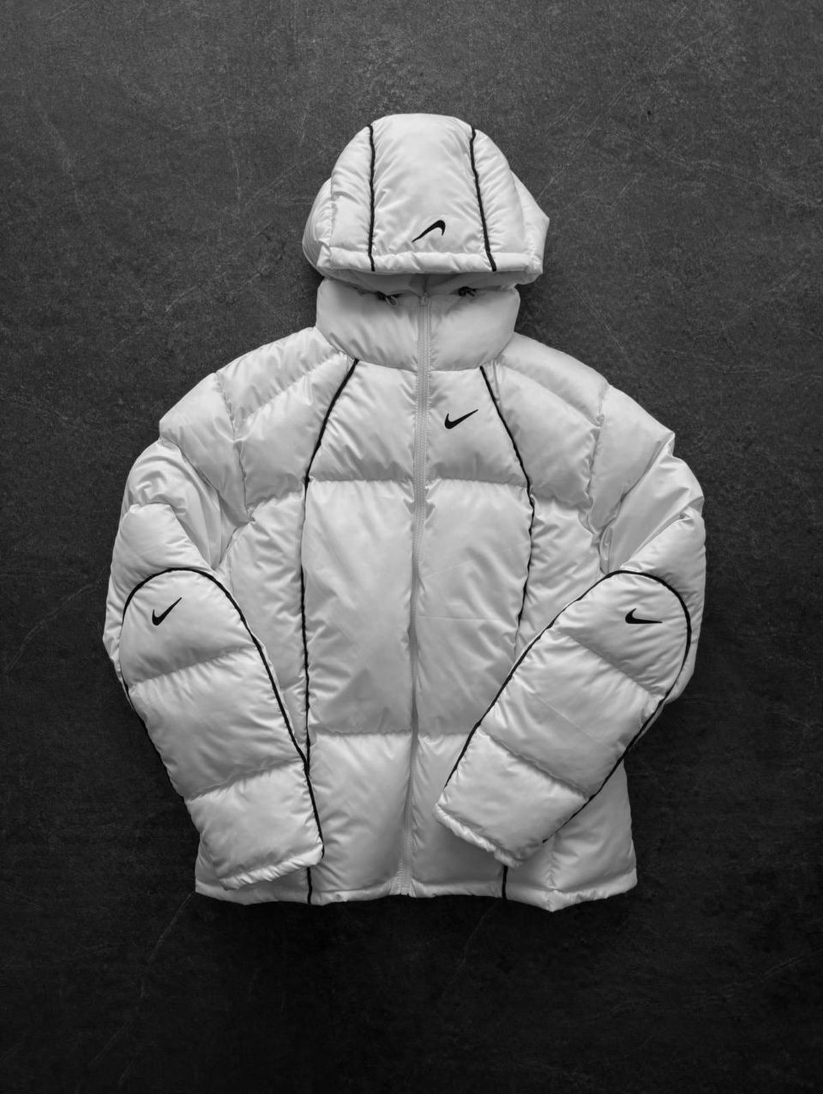 Kapüşonlu Beyaz NK Biyeli Mont – Diddy Studios oversize mont