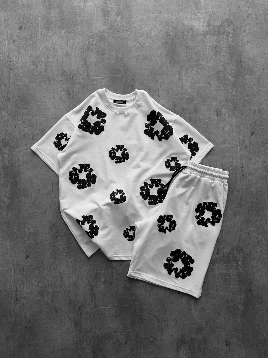 Kabartma Detaylı Beyaz Oversize Şortlu Takım